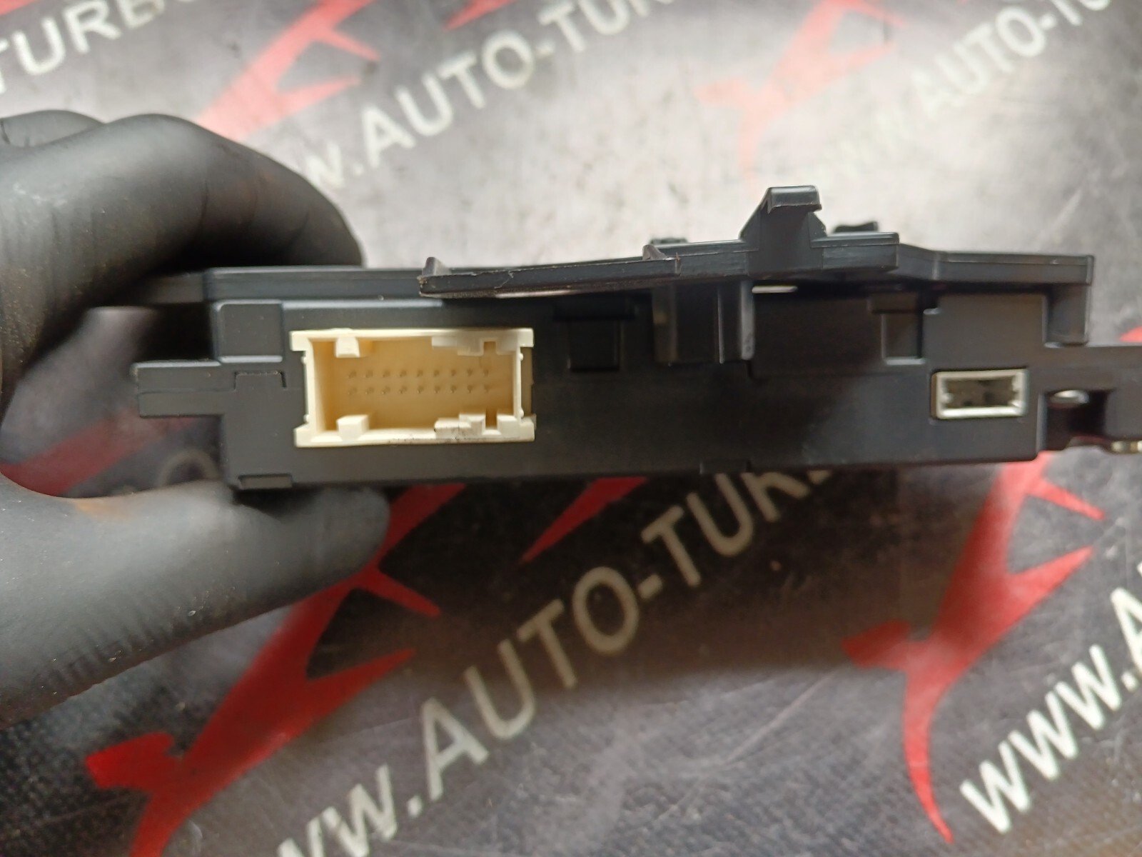 MODULE ELECTRONIQUE CITROEN C4 COUPE REFERENCE: 9666760080