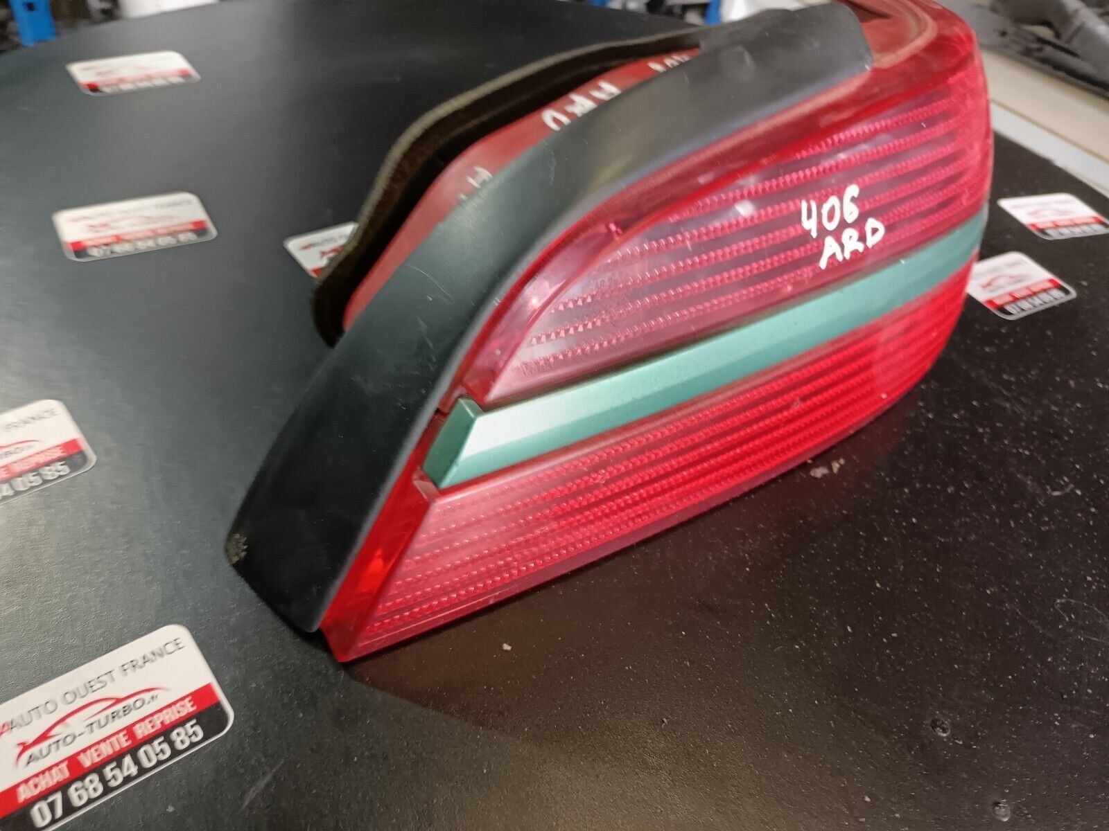 FEU ARRIERE DROIT PEUGEOT 406 PHASE 2 REFERENCE: 9644652577