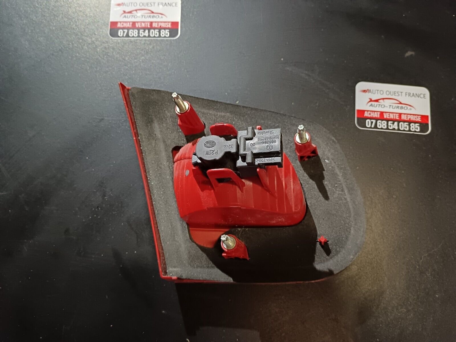 FEU ARRIERE DROIT VOLKSWAGEN EOS REFERANCE: 1Q0945094B