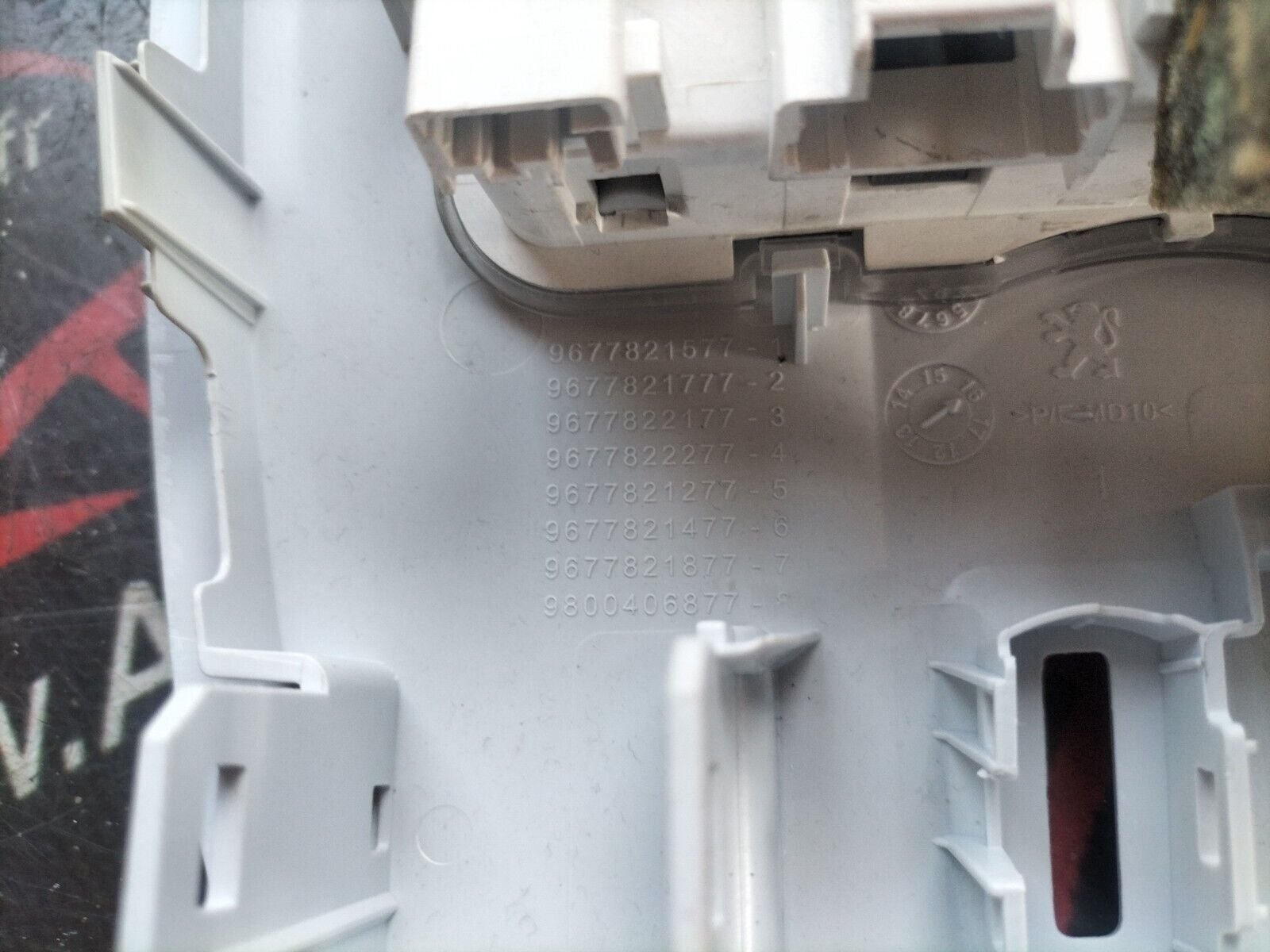 ECLAIRAGE INTERIEUR PLAFONNIER  PEUGEOT 308 PHASE 2 9677821577