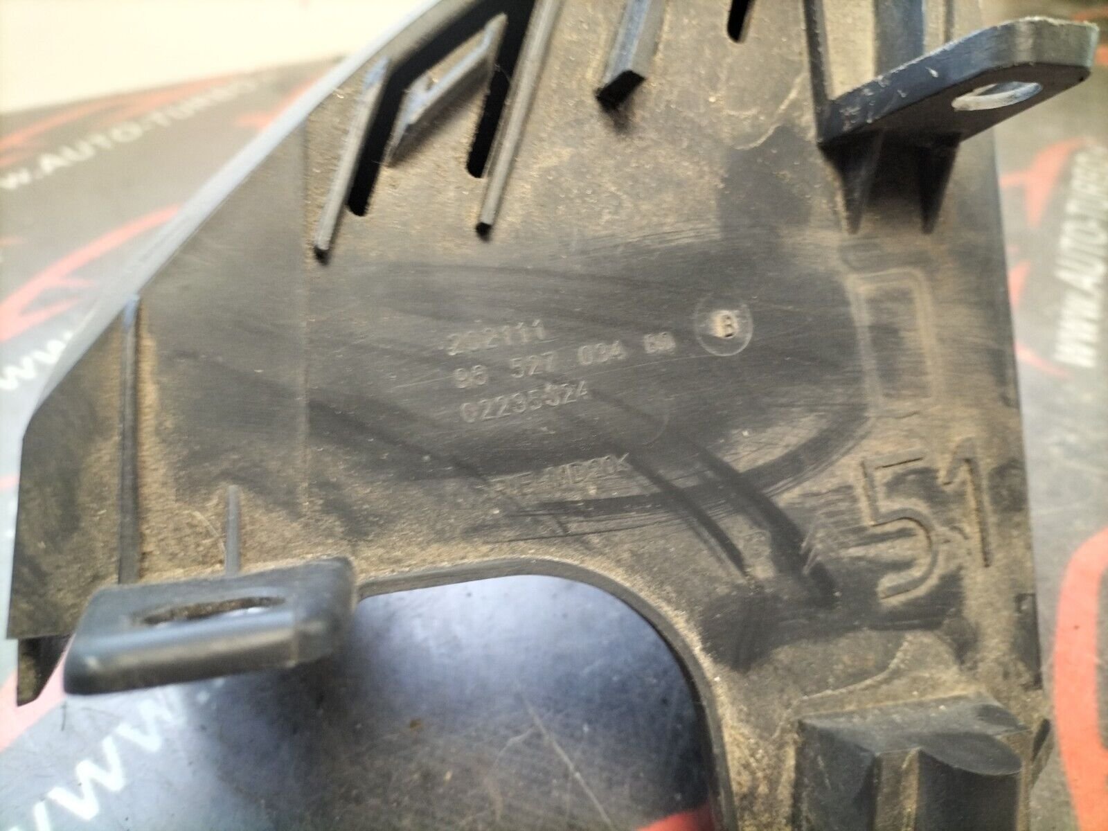 SUPPORT DROITE PARE CHOC ARRIERE  CITROEN C4 9652703480B