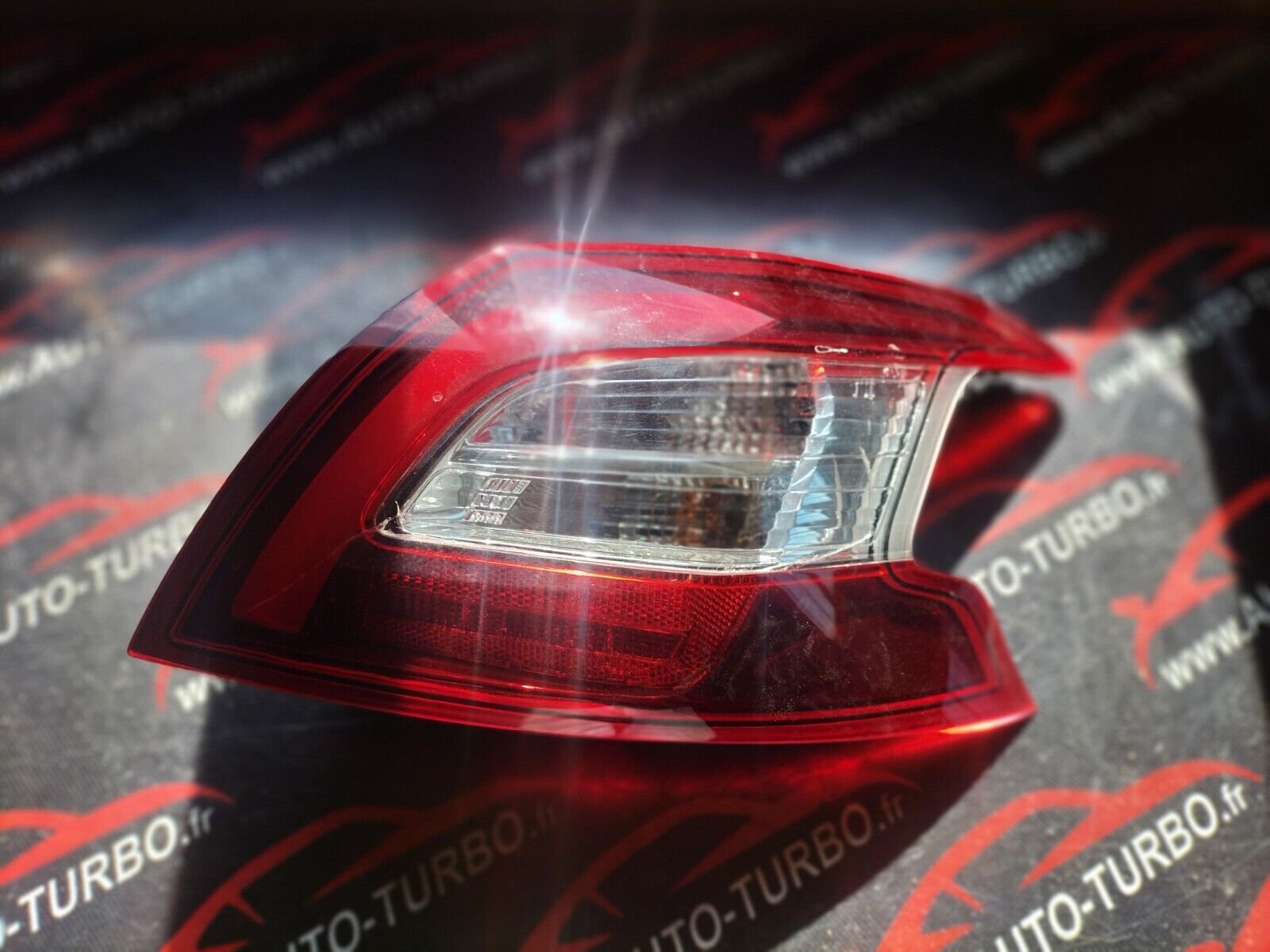 FEUX ARRIERE DROITE PEUGEOT 308 PHASE 2 9677817580, 81250201