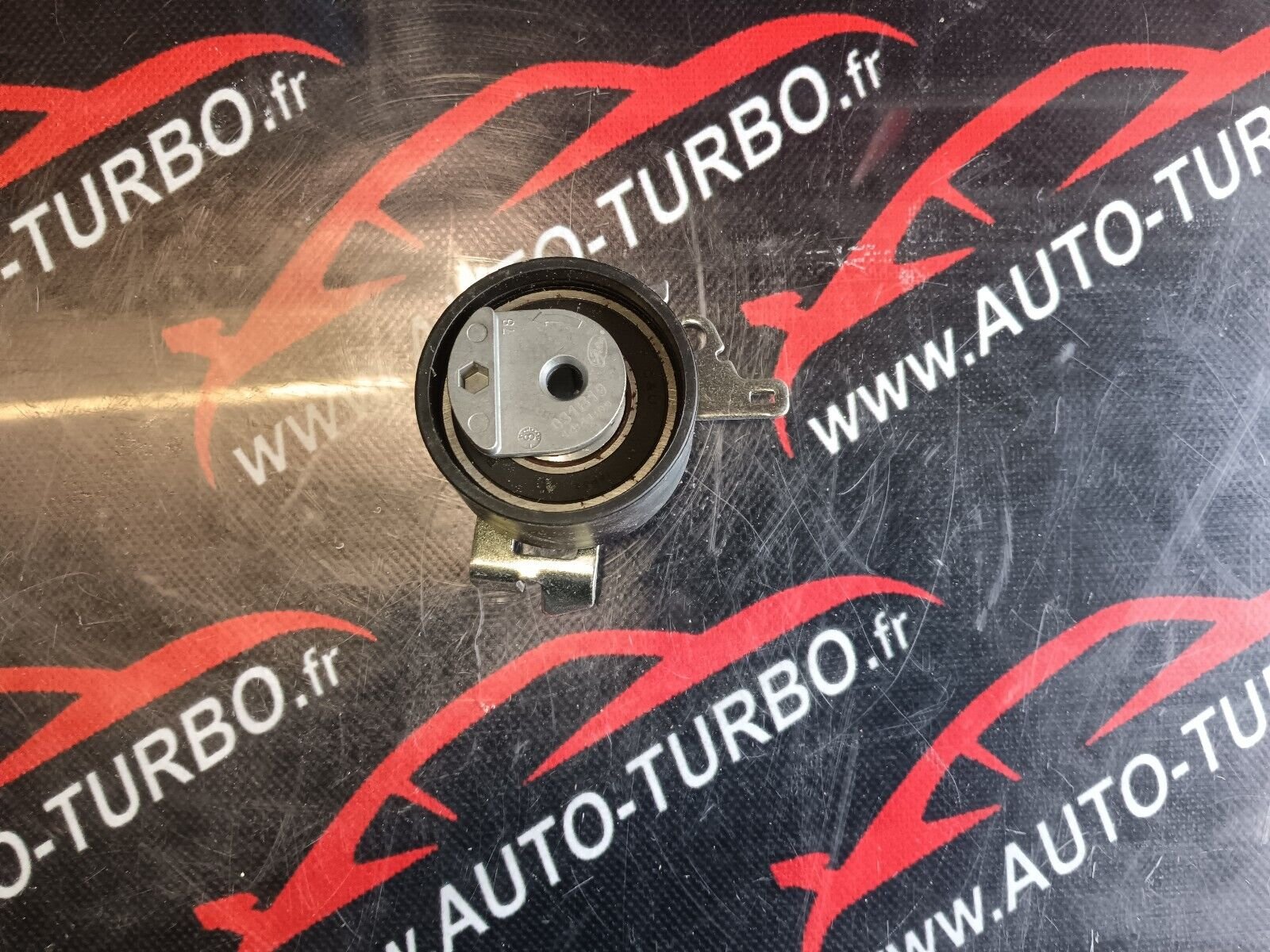 KIT DISTRIBUTION AVEC LA POMPE PEUGEOT 307cc 2.0 16V  136CH ESSENCE