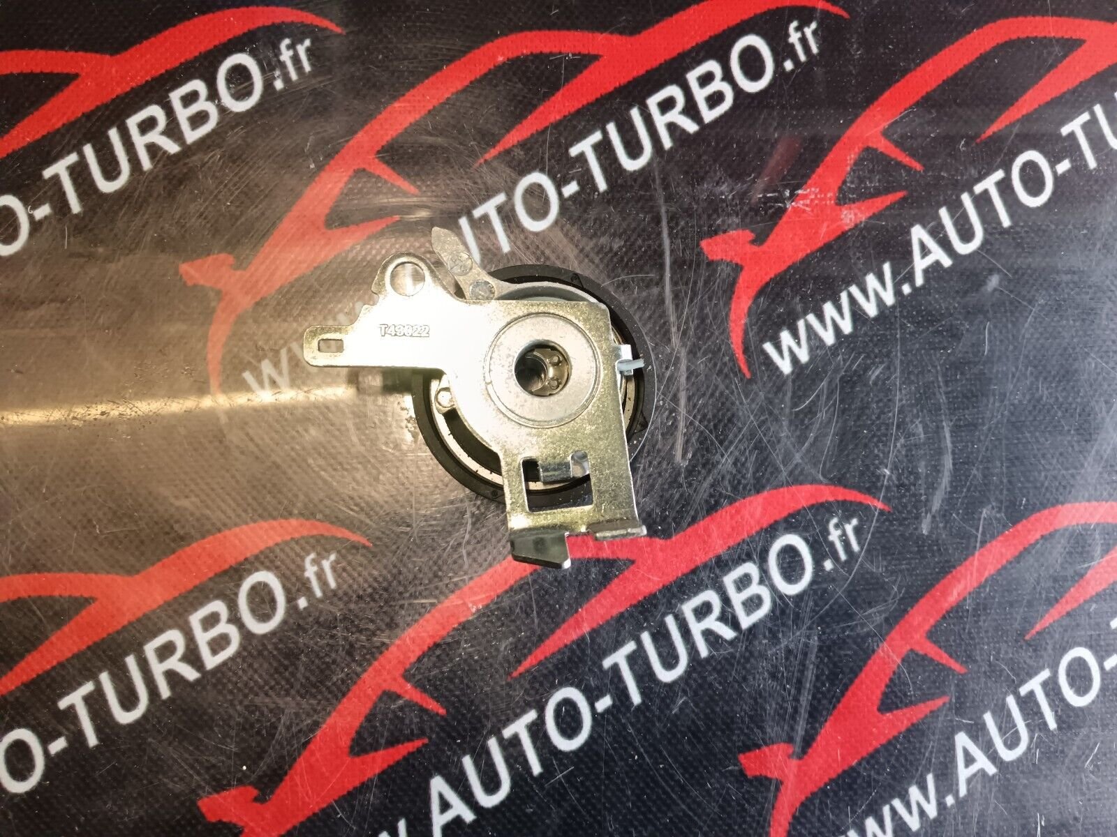 KIT DISTRIBUTION AVEC LA POMPE PEUGEOT 307cc 2.0 16V  136CH ESSENCE