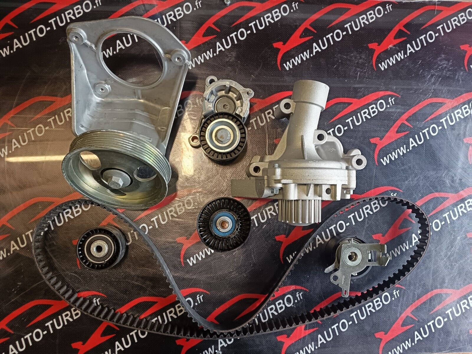 KIT DISTRIBUTION AVEC LA POMPE PEUGEOT 307cc 2.0 16V  136CH ESSENCE