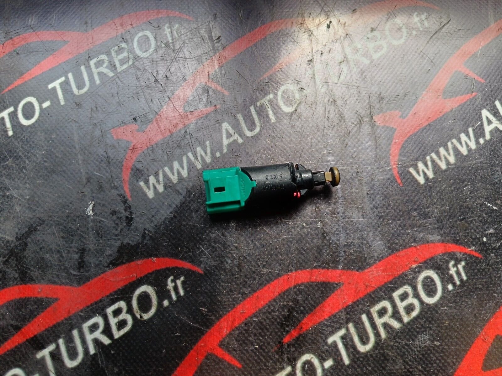 CONTACTEUR FEU STOP CITROEN C4 PICASSO REFERENCE: 9650688480