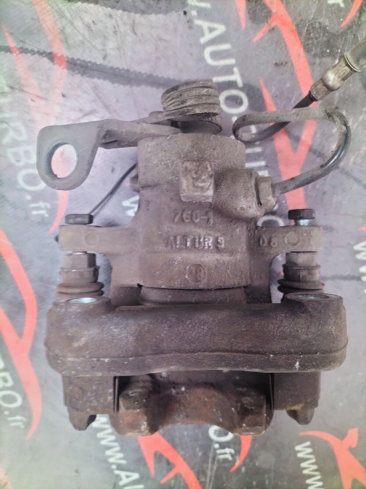 ETRIER DE FREIN ARRIERE GAUCHE CITROEN C4 1.6 HDI