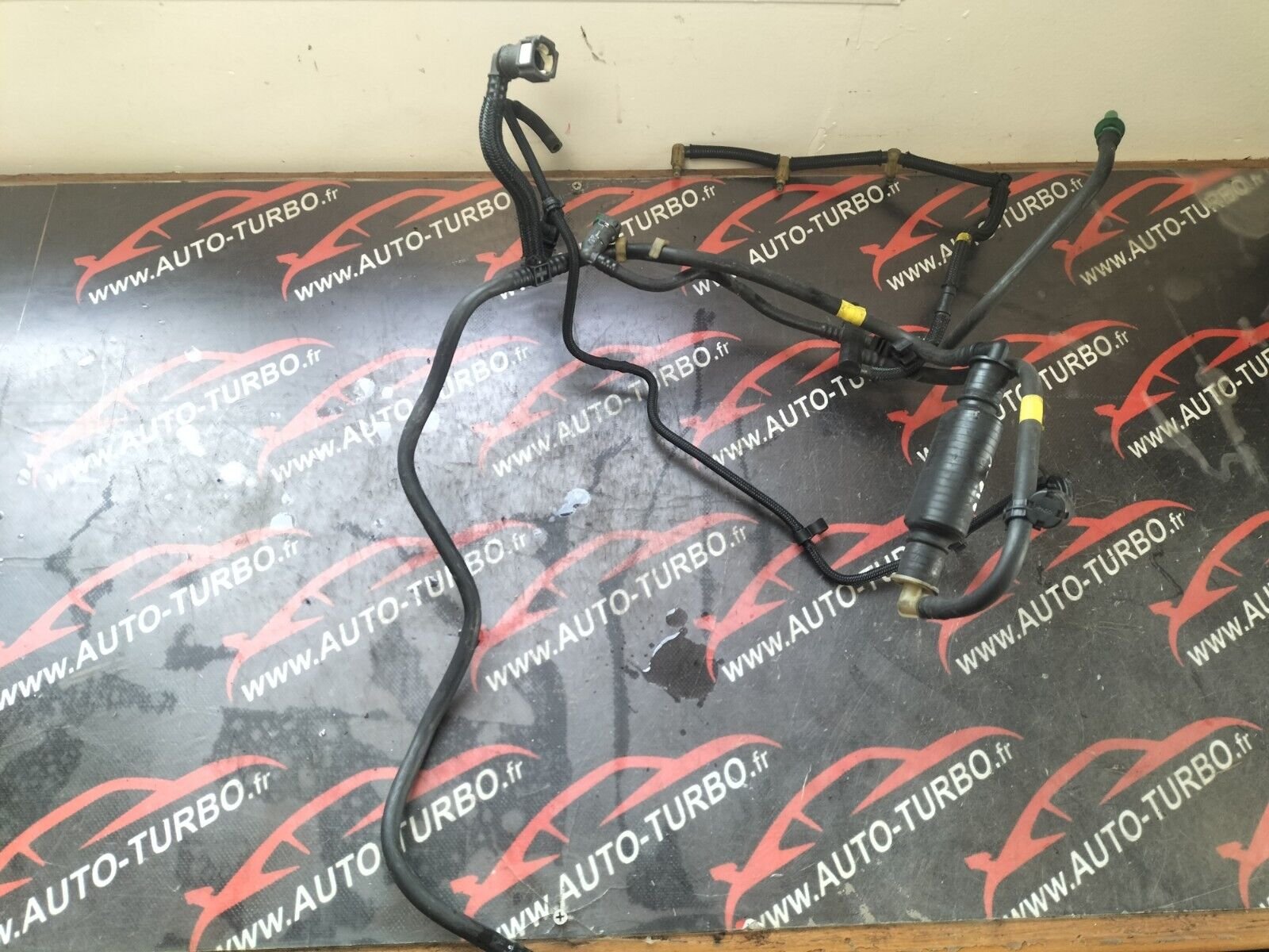 SYSTEME POIRE D'AMORCAGE ALIMENTATION GASOIL  CITROEN C4 1.6 HDI 110 CH