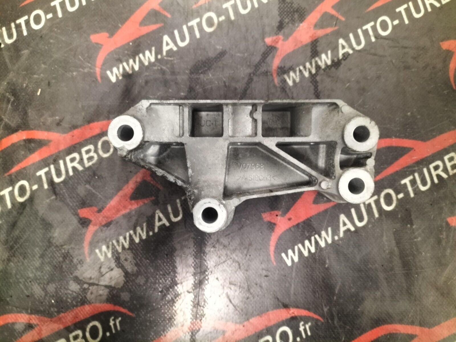 SUPPORT MOTEUR COTE DROIT OPEL INSIGNIA  1.6 CDTI LVL 84221477