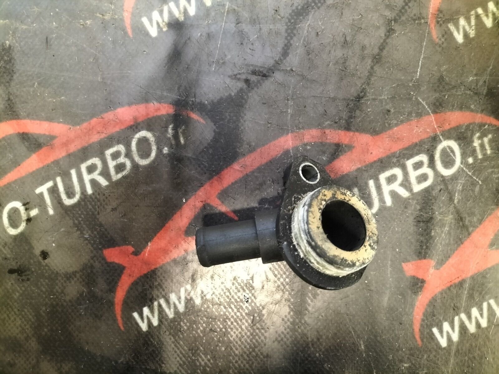 PIPE DURITE REFROIDISSEMENT FIAT IVECO 504377461