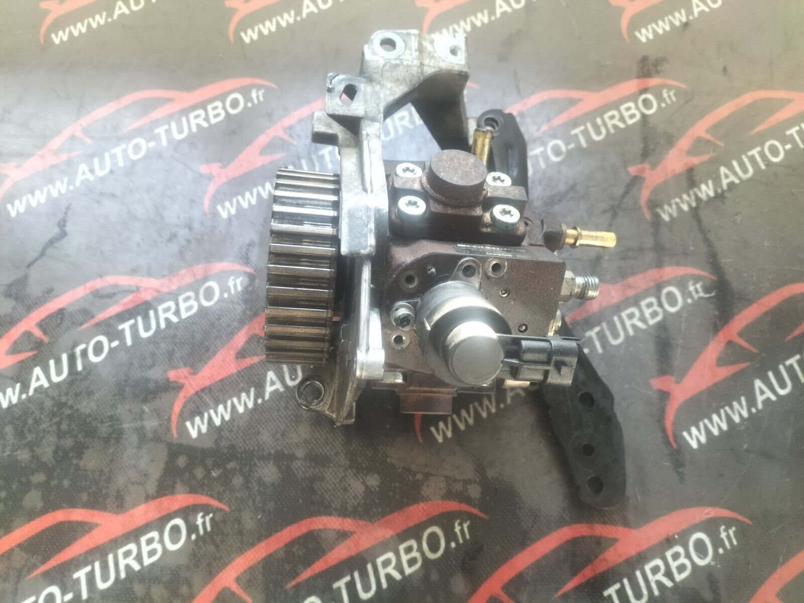 POMPE A INJECTION PSA 1.6 HDI 9683703780 BOSCH 0445010102