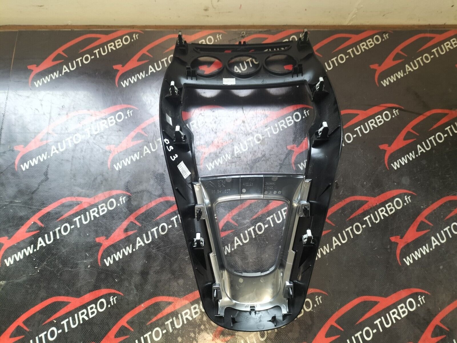CONSOLE CENTRALE NOIR CHROME CITROEN DS3  1.6 THP  9684153677