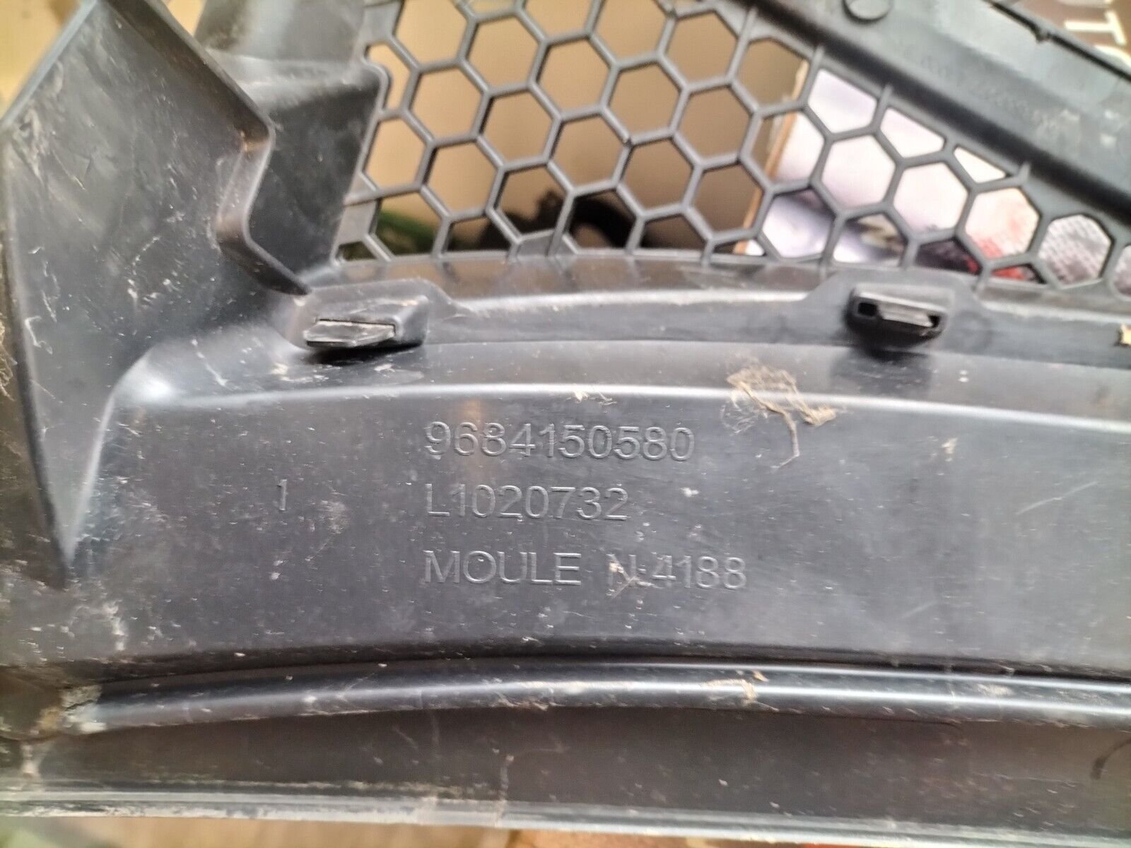 BAIE DE PARE BRISE CITROEN DS3  1.6 THP  9684150580