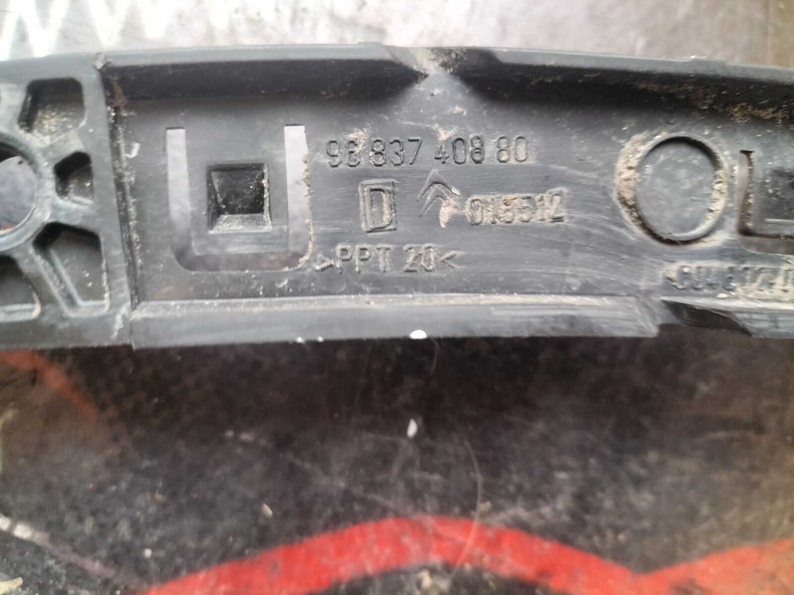 SUPPORT FIXATION  PARE CHOC ARRIERE DROITE   CITROEN DS3  1.6 THP  9683740880