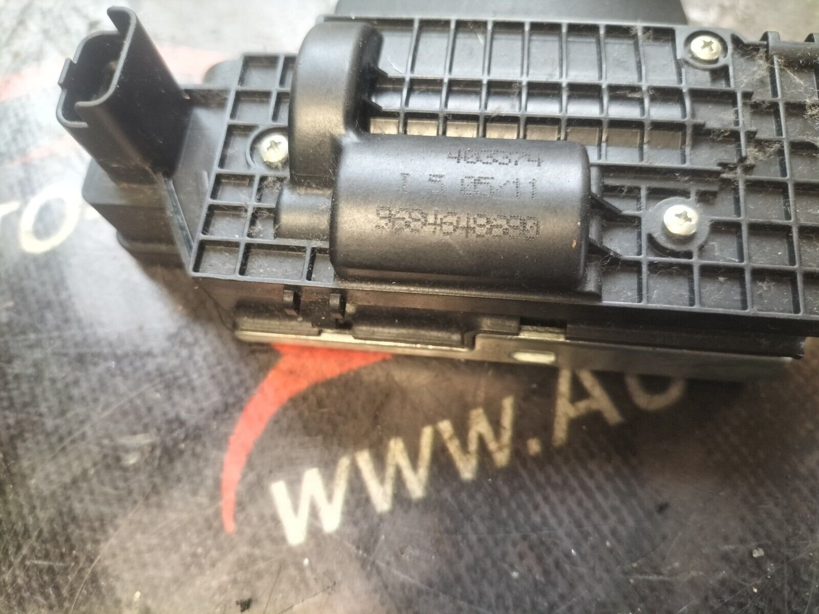 SERRURE DE COFFRE  CITROEN DS3  1.6 THP  156 CH 9694649690