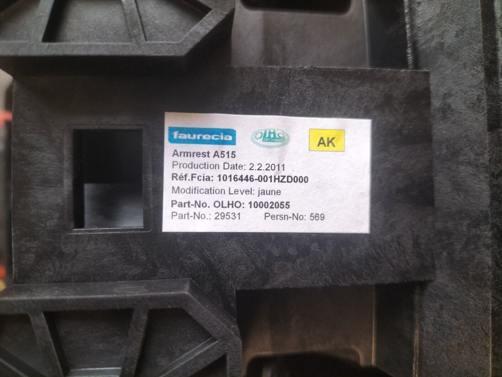 ACCOUDOIR CENTRALE CITROEN DS3  1.6 THP  10002055