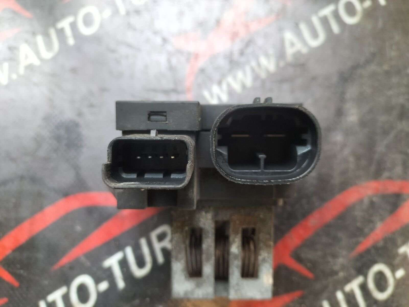 RESISTANCE DE VENTILATEUR MOTEUR  CITROEN DS3 1.6 THP 9662872380